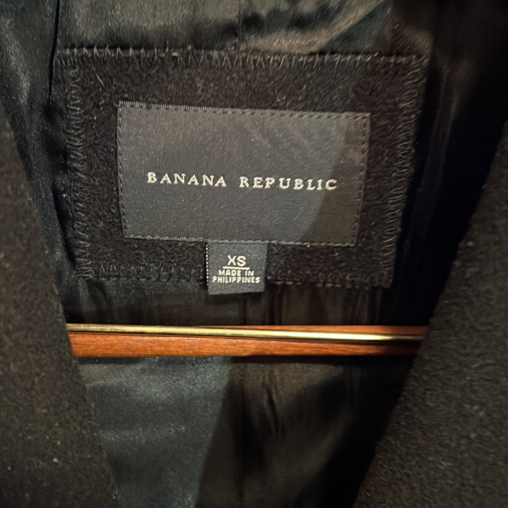 Woman’s Banana Republic Wool Peacoat 3/4 length - Picture 2 of 6